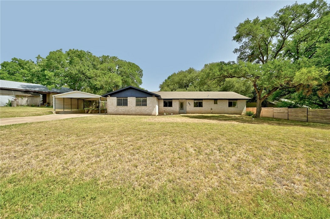 Property Photo:  302 Horsethief Trail  TX 78652 