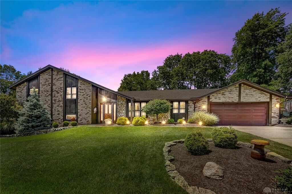 Property Photo: 7886 John Elwood Drive OH 45459