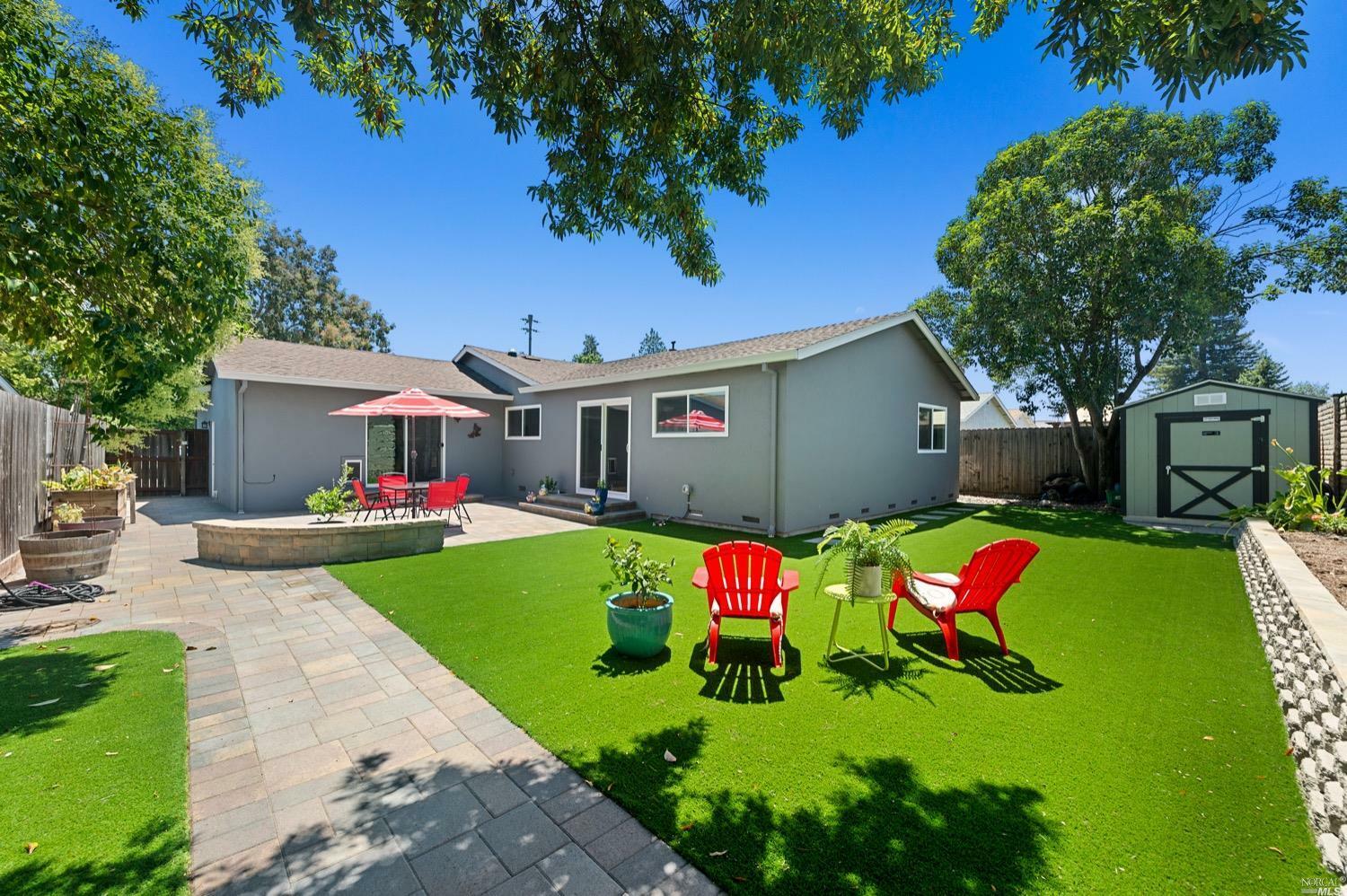 Property Photo:  433 Surrey Drive  CA 95401 