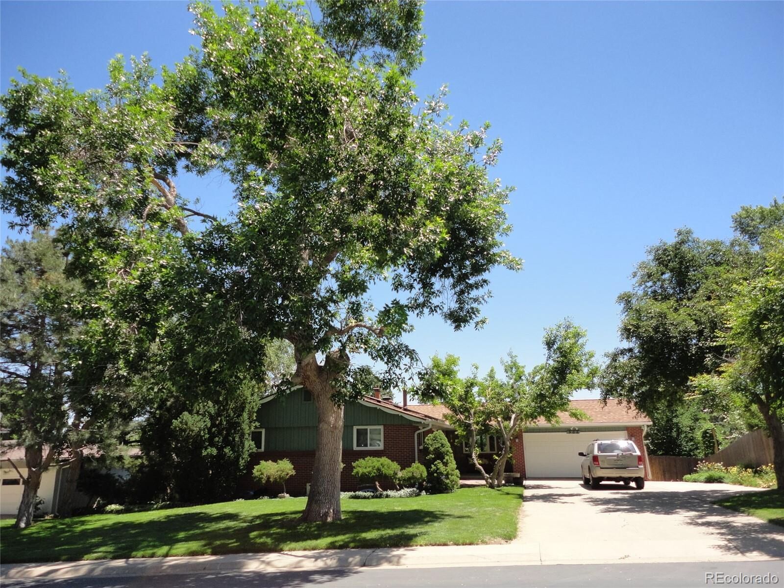 Property Photo:  906 S Cole Dr  CO 80228 