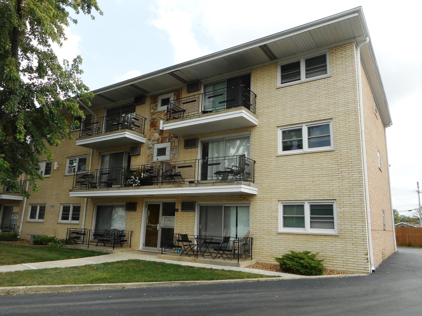 Property Photo:  17421 S 70th Avenue 6E  IL 60477 