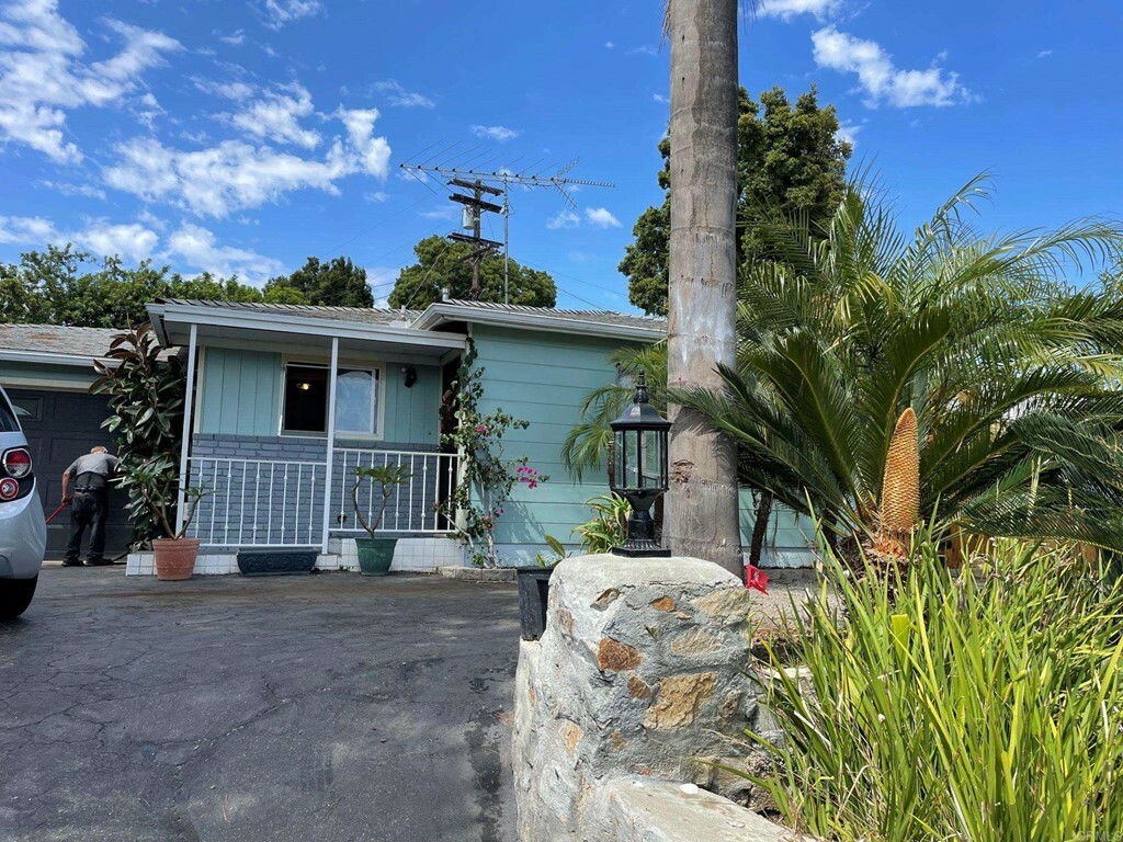 Property Photo:  750 Crescent Drive  CA 92084 