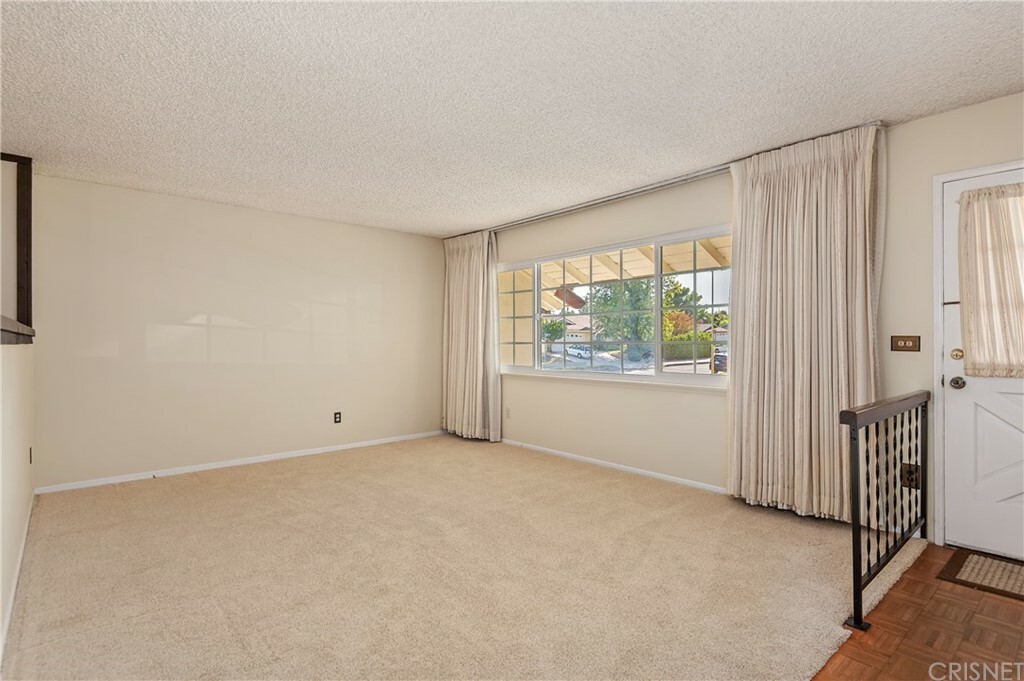 Property Photo:  11530 Swinton Avenue  CA 91344 