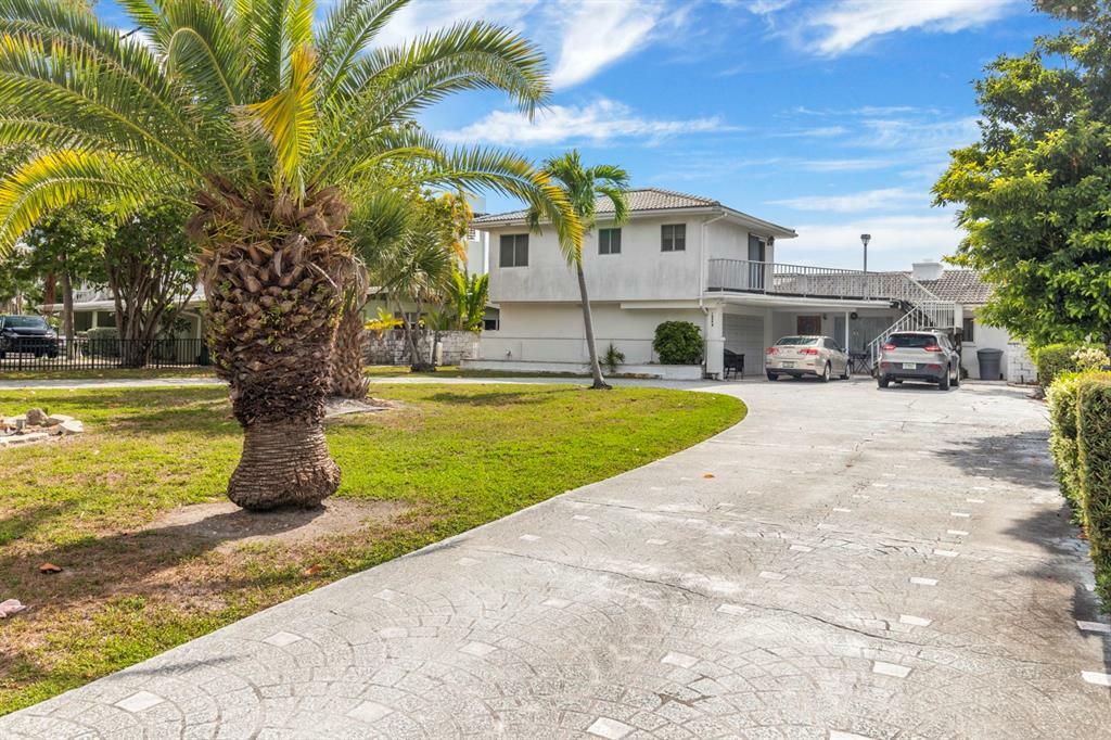 Property Photo: 10304 Paradise Boulevard FL 33706