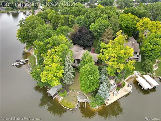 Property Photo:  2912 Island Point Drive  MI 48455 