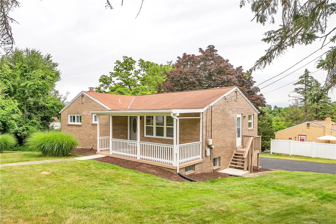 Property Photo: 6206 Heberton Dr PA 15147