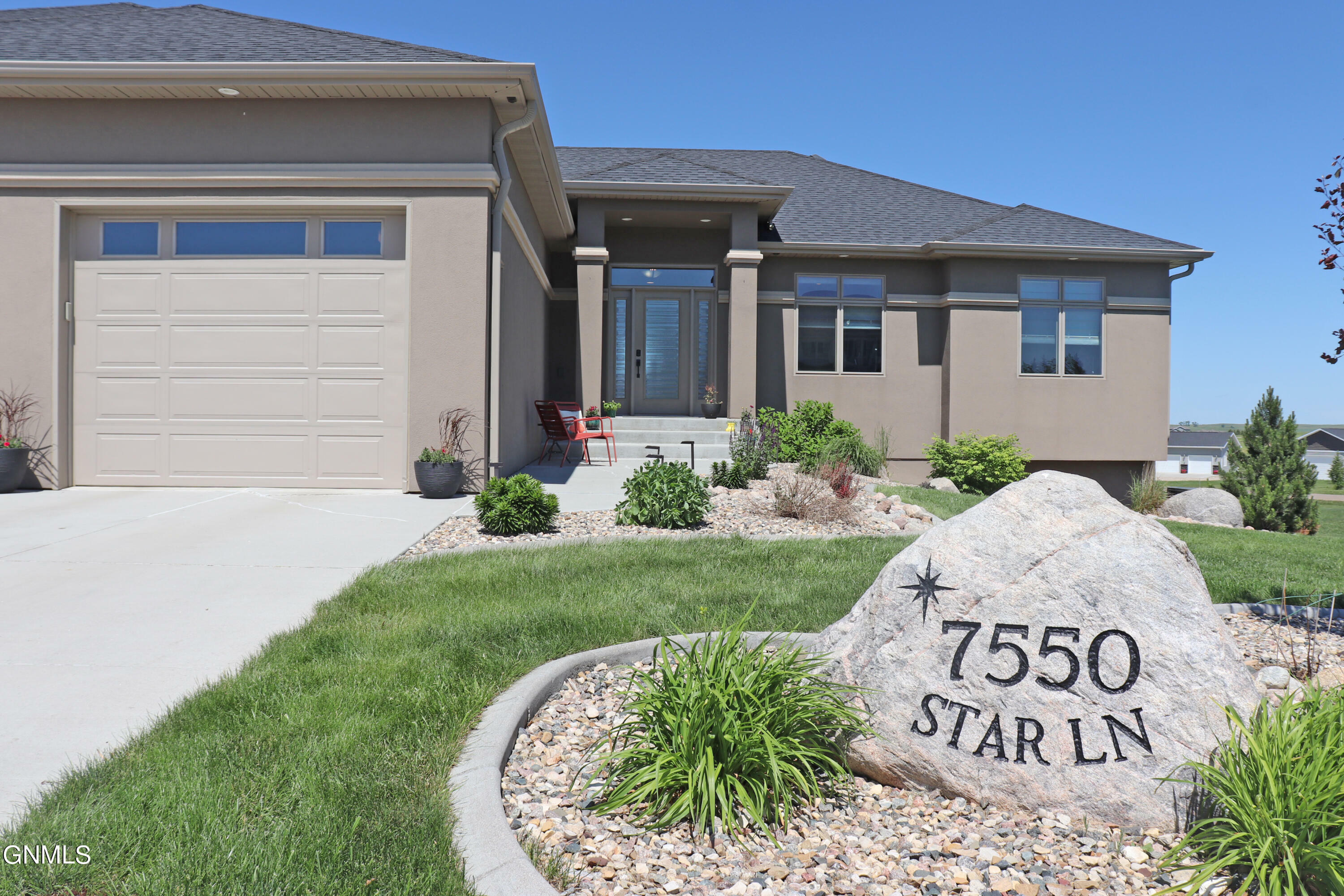 Property Photo:  7550 Star Lane  ND 58503 