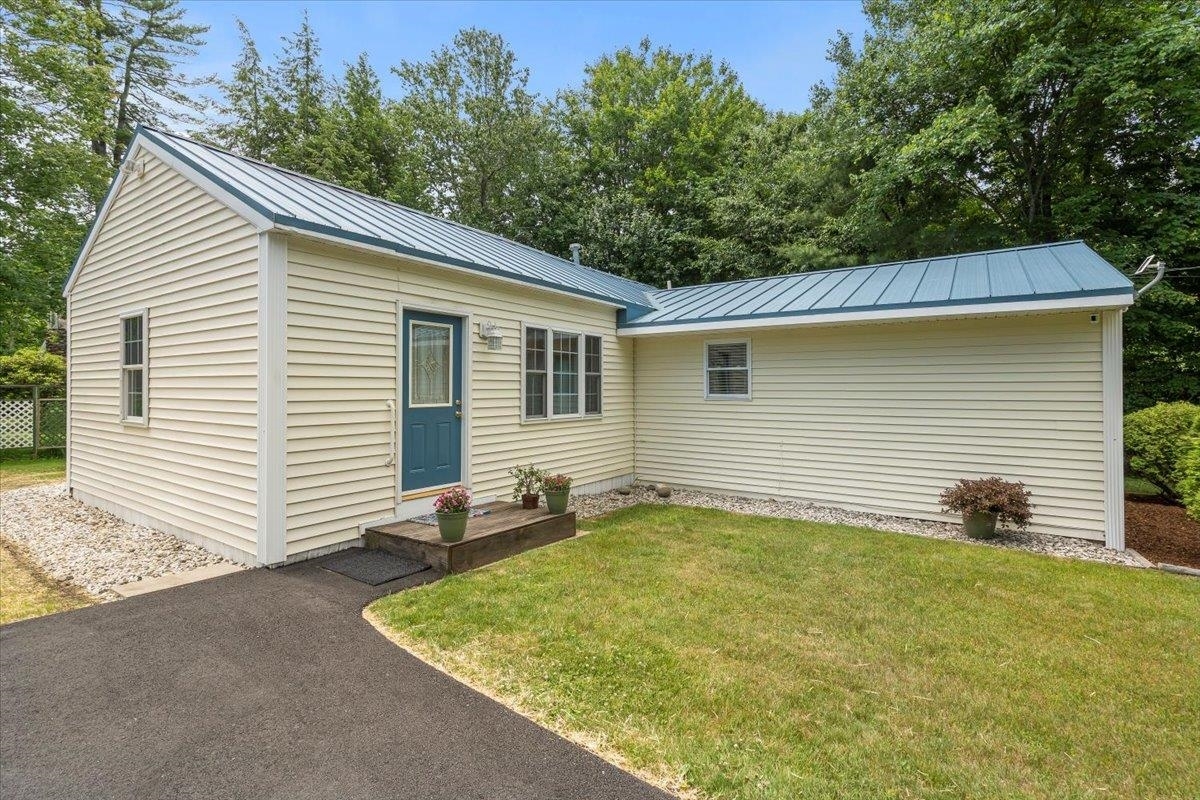 Property Photo:  16 Miriam Road  NH 03054 