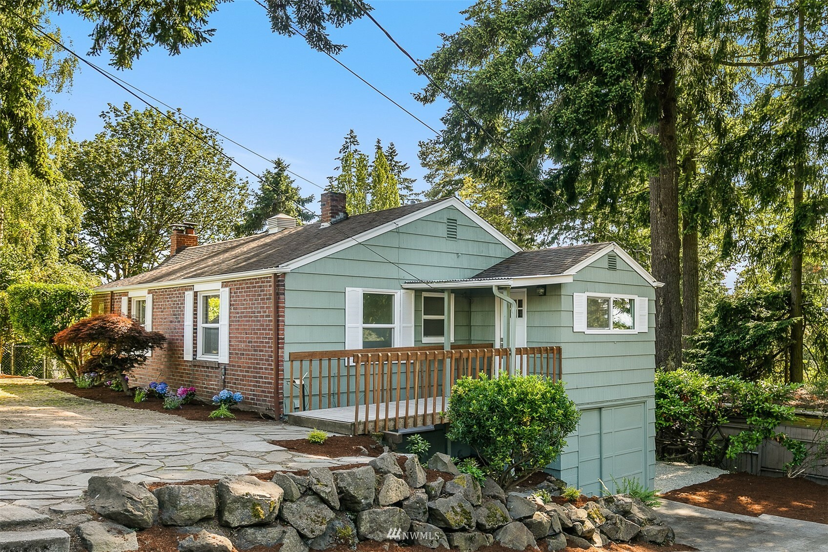 Property Photo: 14995 22nd Avenue SW WA 98166