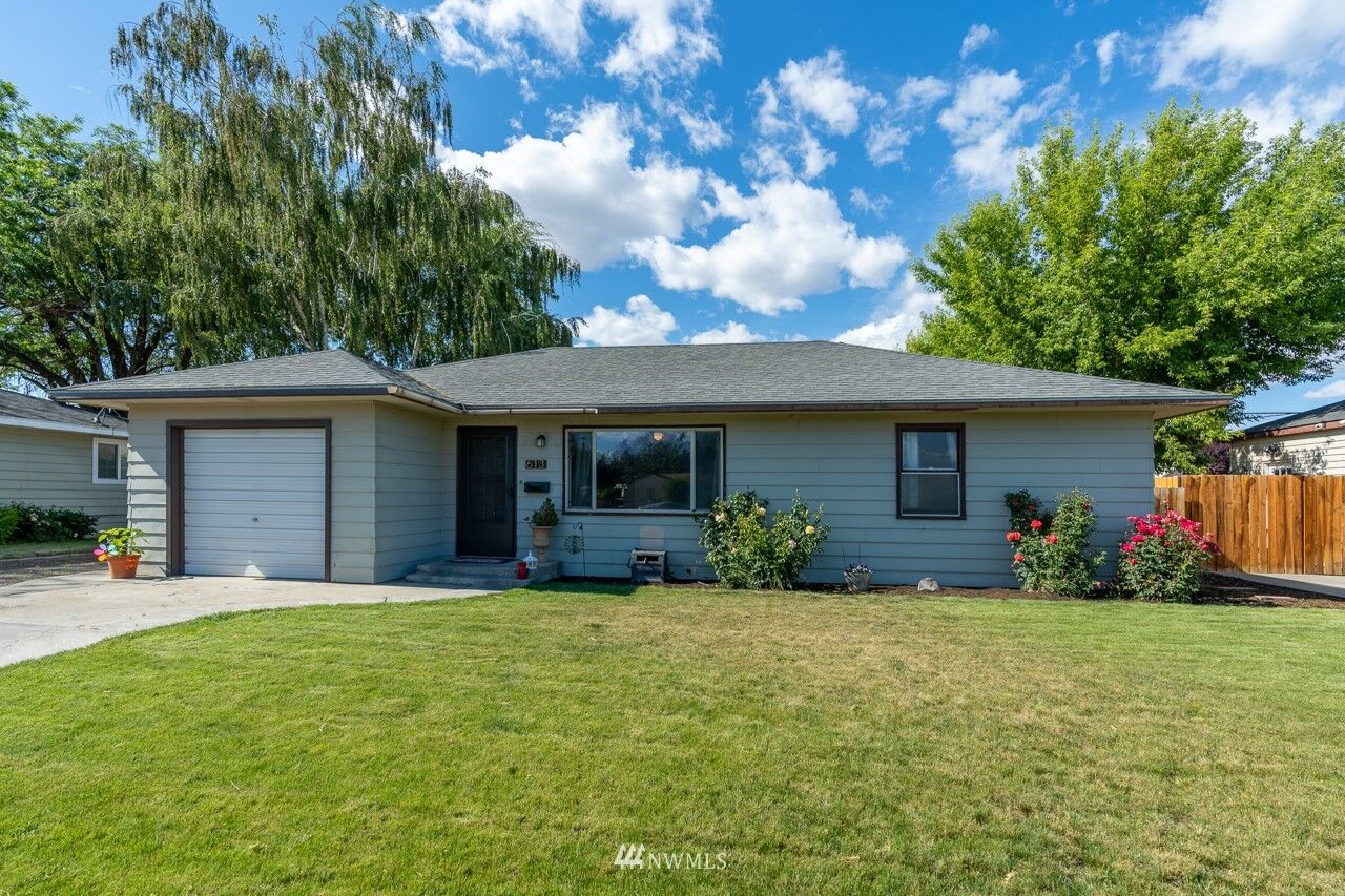 Property Photo:  613 K Street SW  WA 98848 