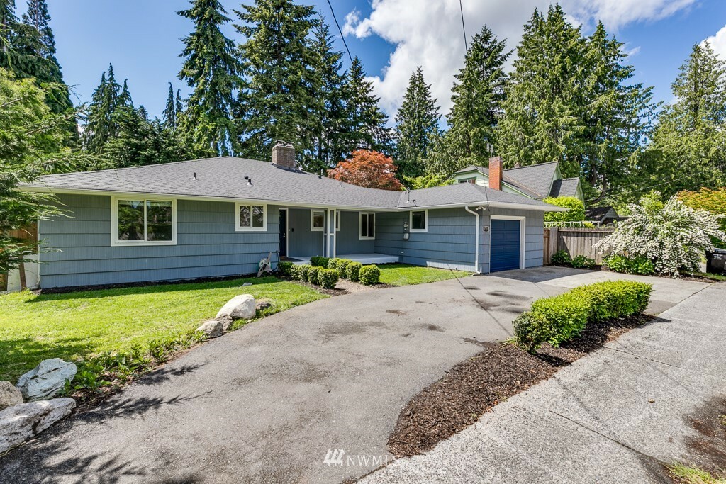 Property Photo:  1711 N 130th Street  WA 98133 