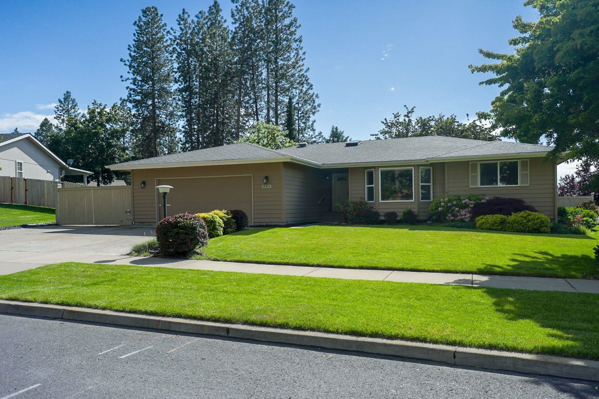 Property Photo:  10319 N Woodridge Dr  WA 99208 