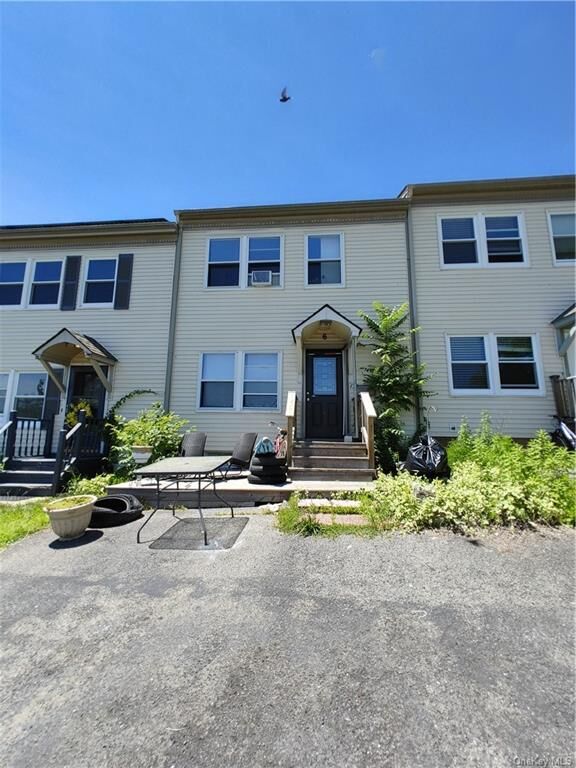 Property Photo: 6 Washington Place NY 12550