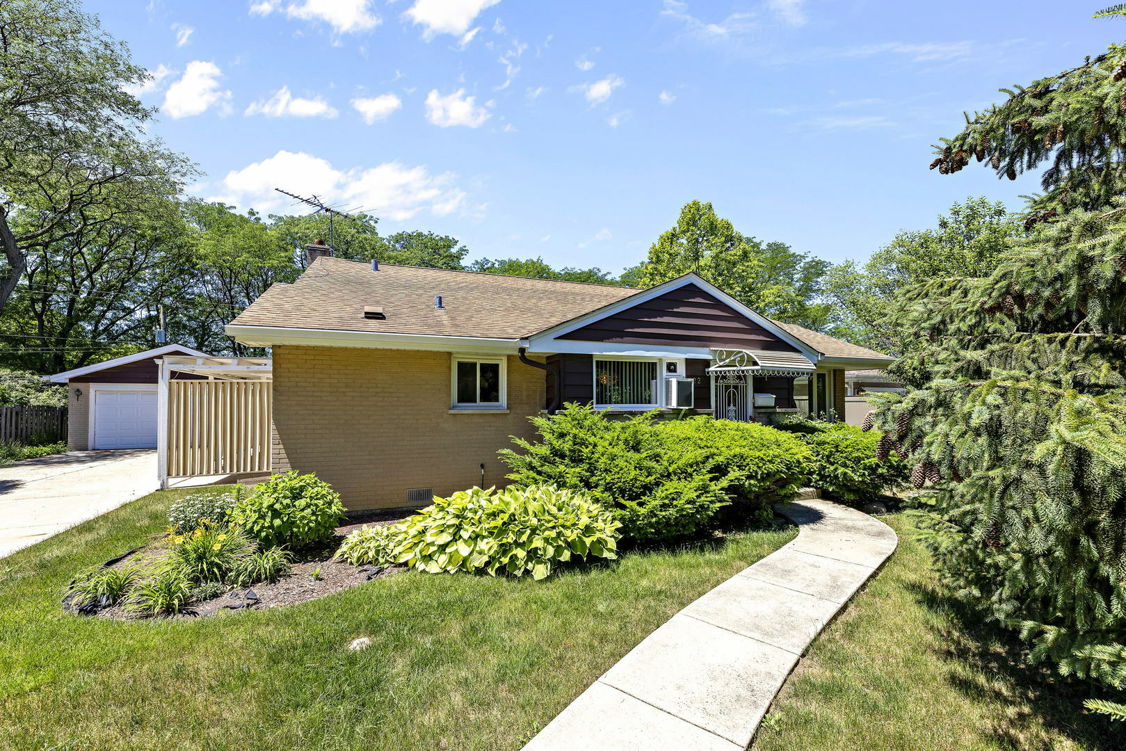 Property Photo:  1226 Longmeadow Drive  IL 60025 