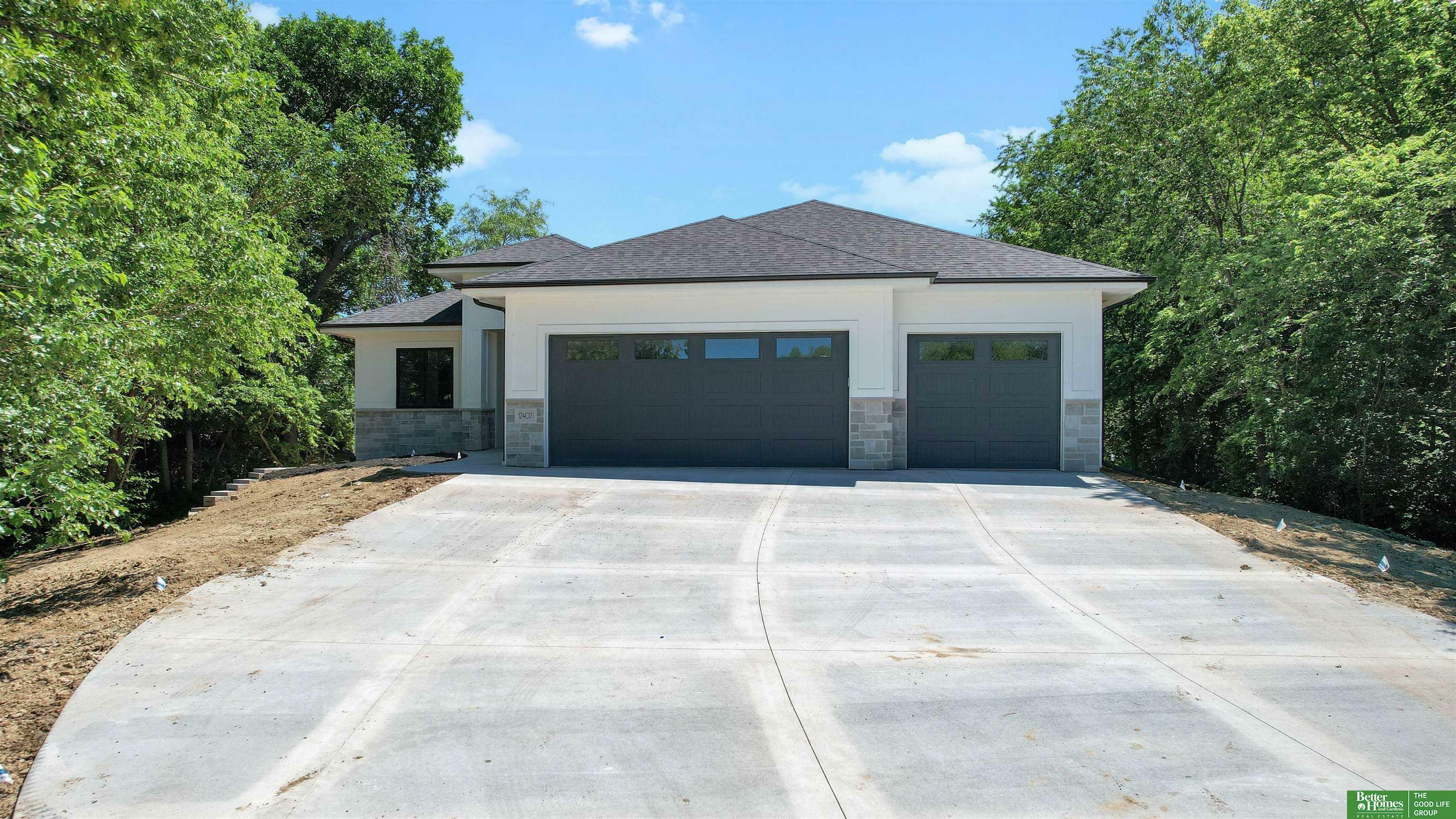 Property Photo:  12407 N 161  NE 68007 