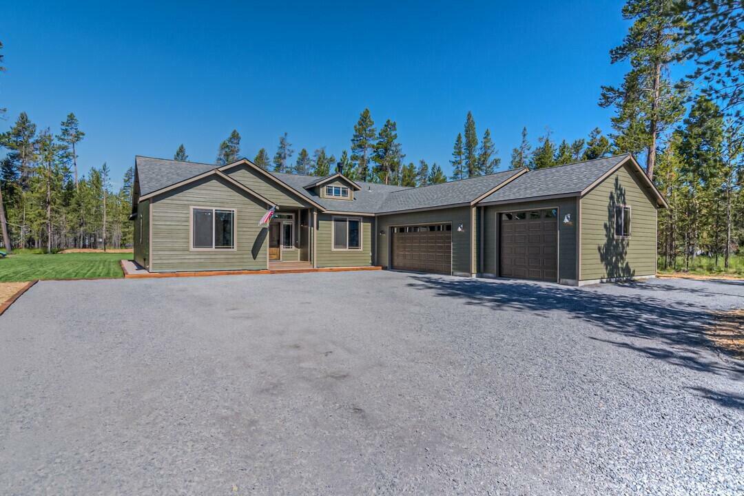 Property Photo:  55085 Jack Pine Way  OR 97707 