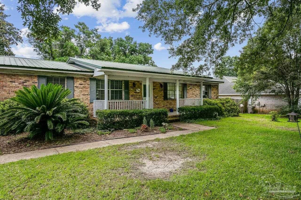 Property Photo: 9004 Zelda St FL 32514