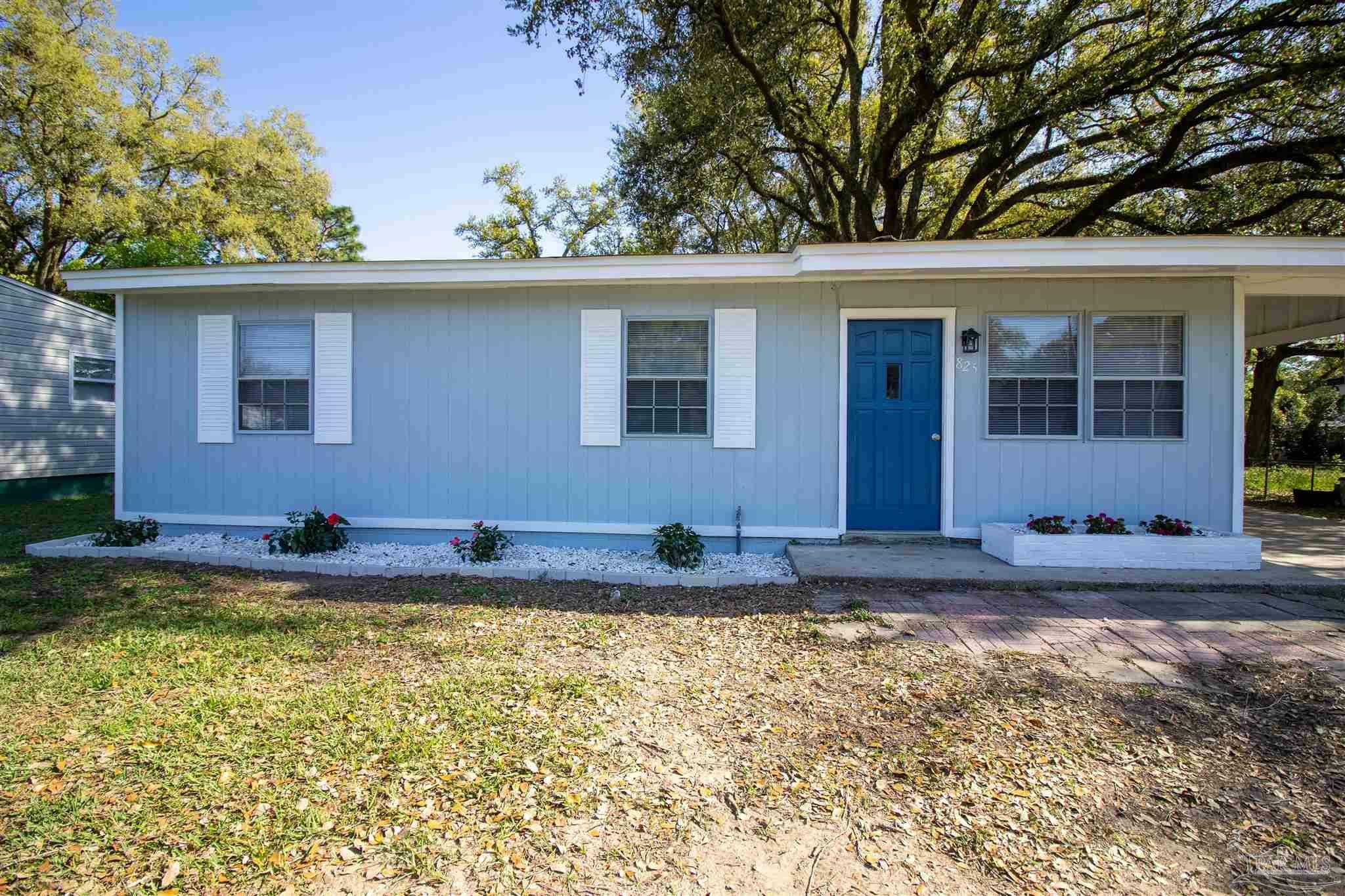 Property Photo: 825 W Michigan Ave FL 32505
