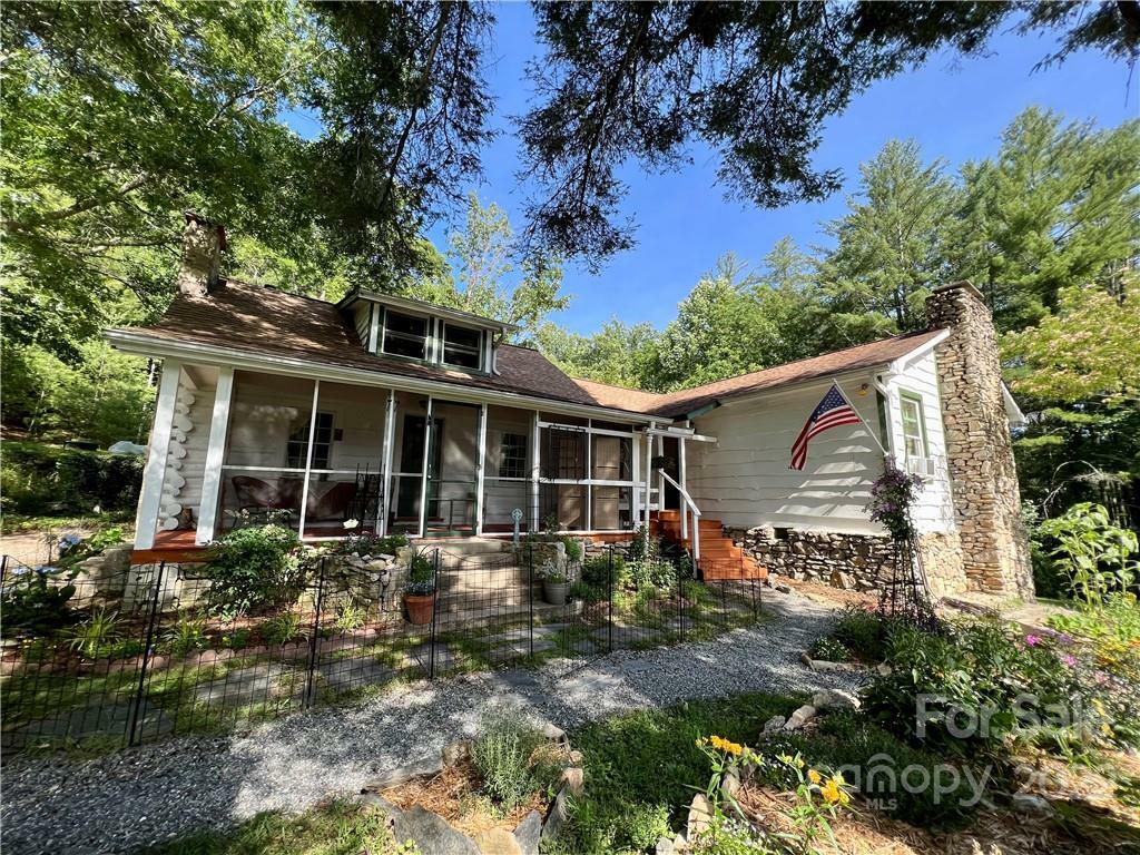 Property Photo: 264 John Thomas Drive NC 28739
