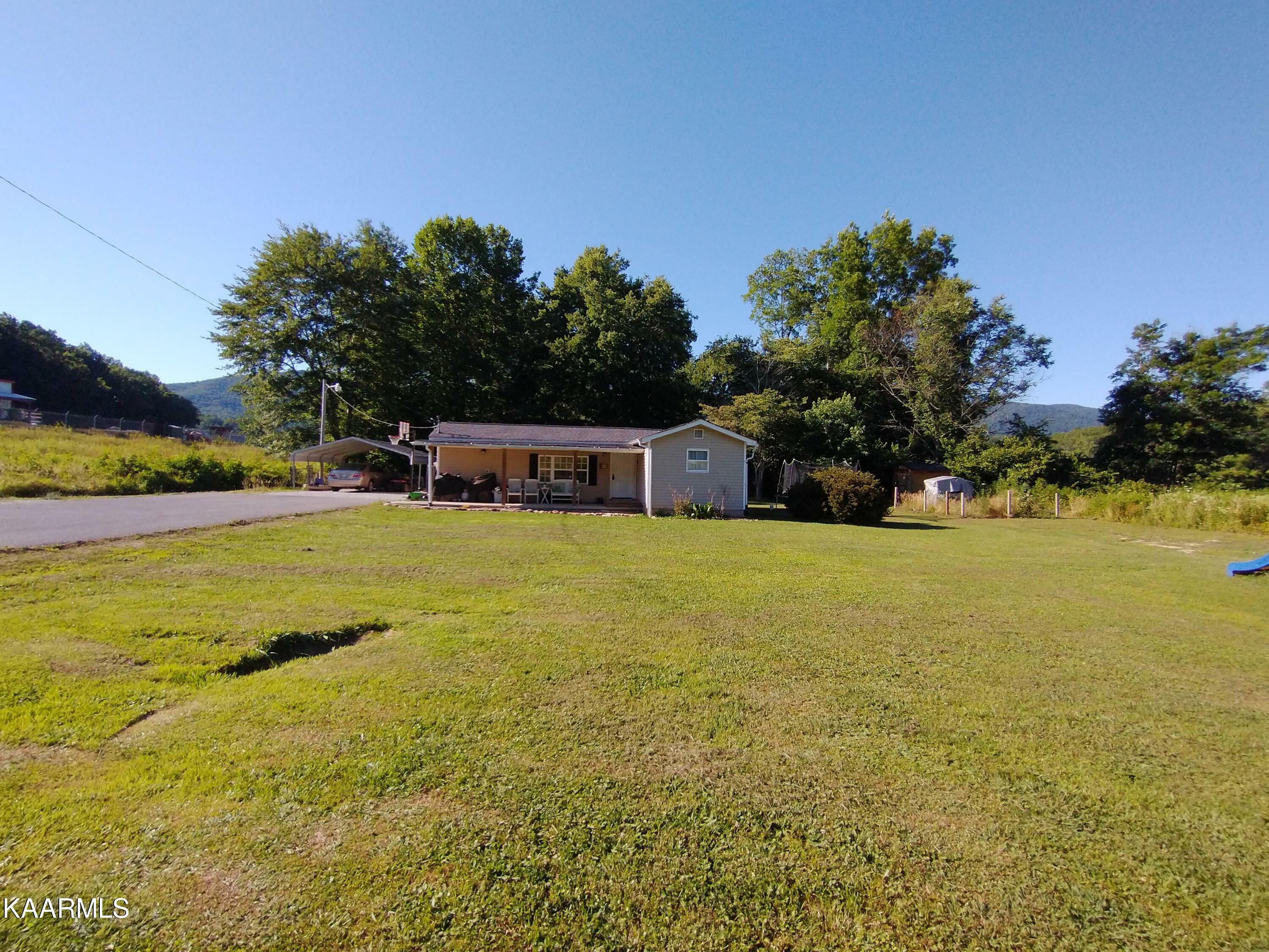 Property Photo:  1527 Knoxville Highway  TN 37887 