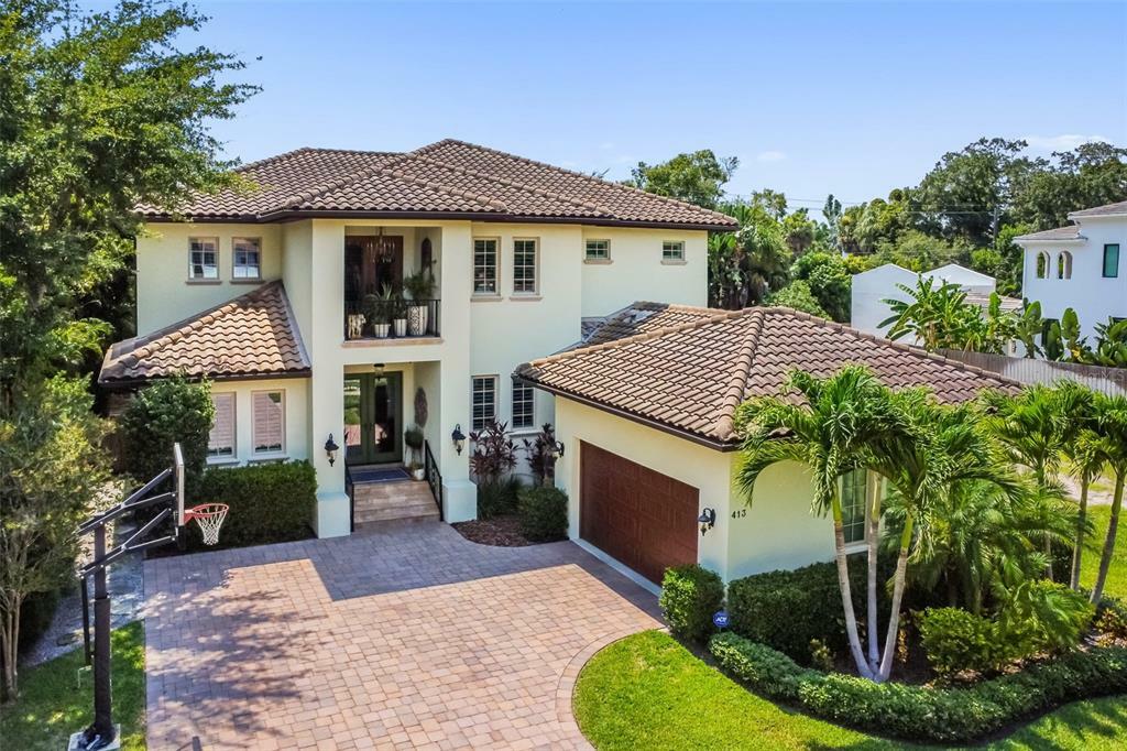 Property Photo: 413 S Paloma Place FL 33609