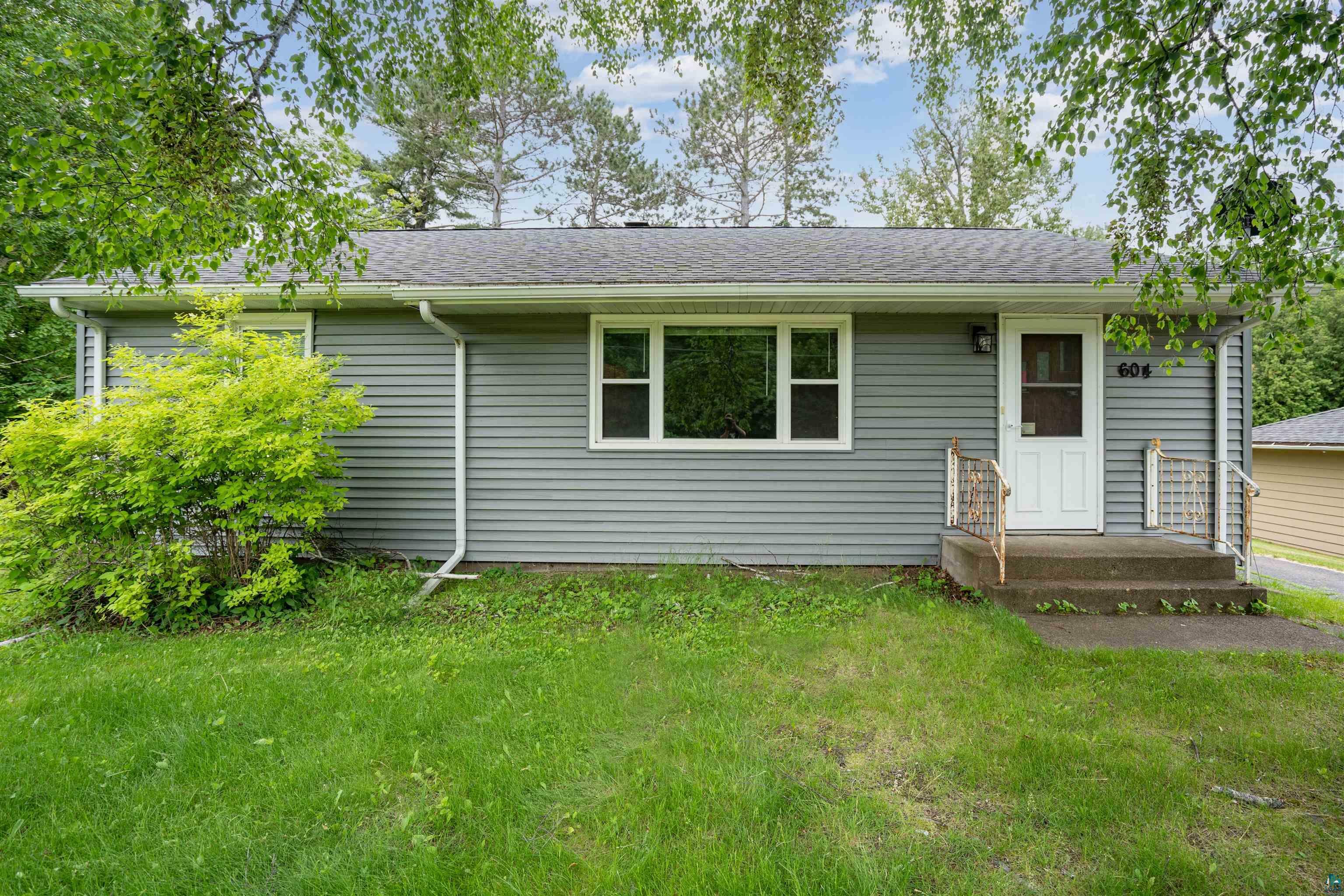 Property Photo:  604 W Arrowhead Rd  MN 55811 