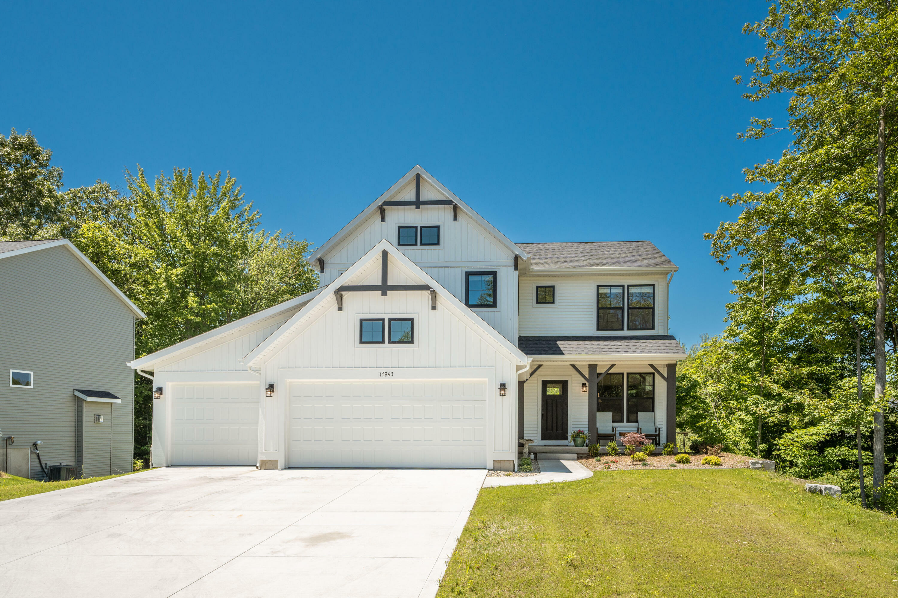 Property Photo:  17943 Spring Oak Drive  MI 49456 