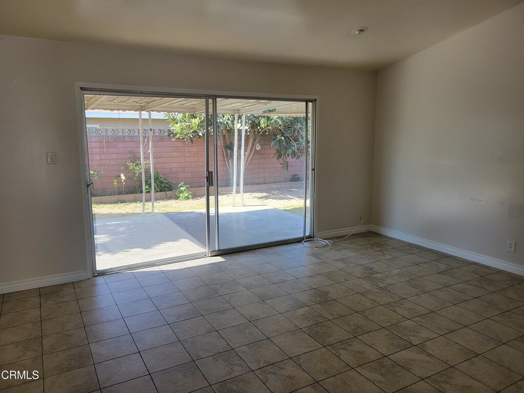 Property Photo:  2000 Geneva Way  CA 93035 