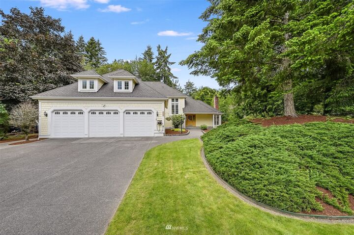 Property Photo: 2423 176th Court NE WA 98052