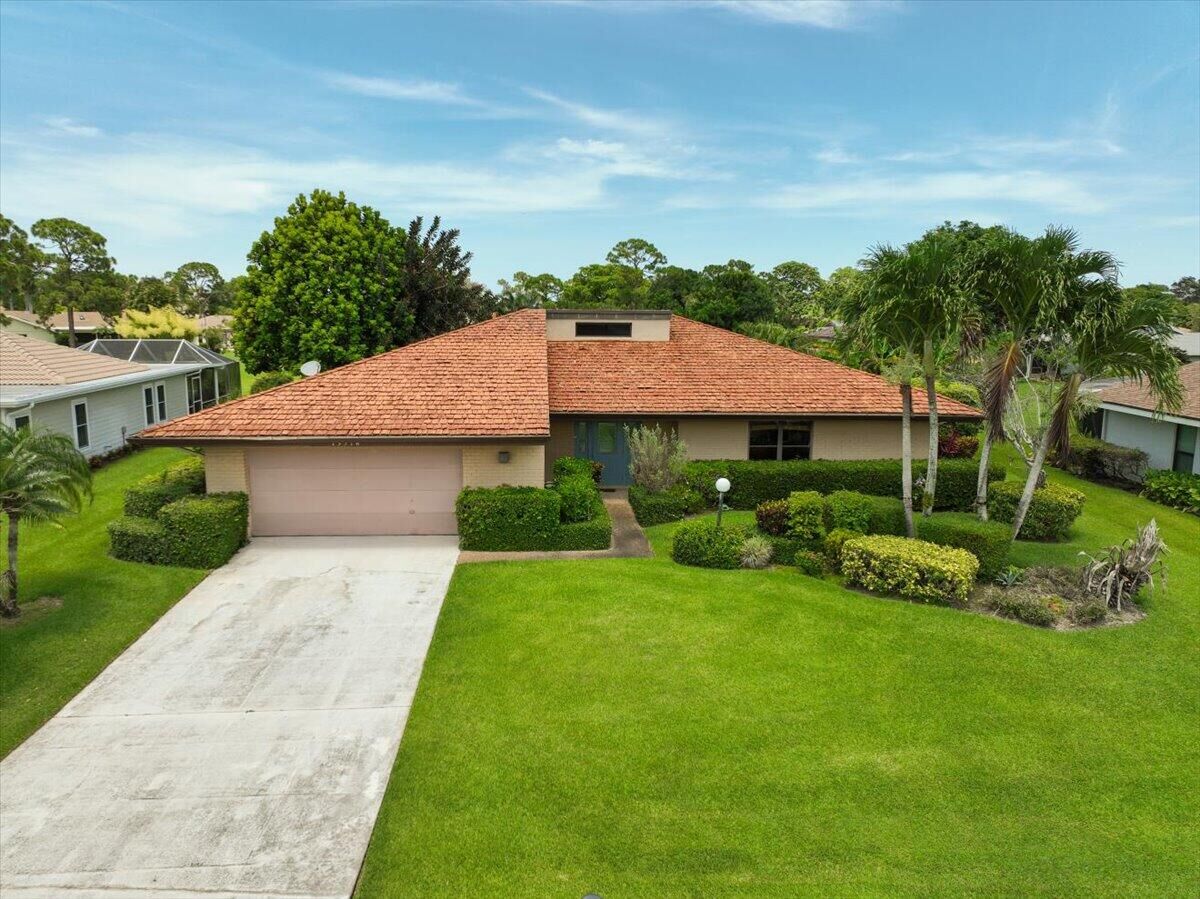 Property Photo:  13518 Crosspointe Drive  FL 33418 
