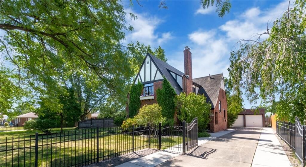 Property Photo:  781 Van Rensselaer Avenue  NY 14305 