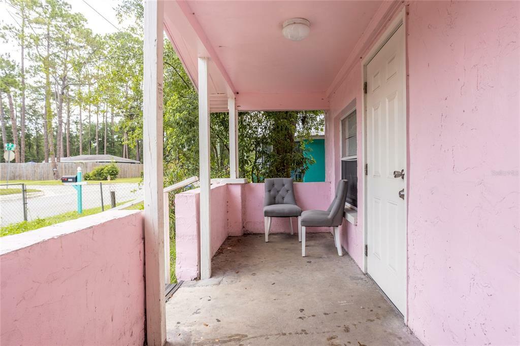 Property Photo:  325 NE 18th Street  FL 32641 