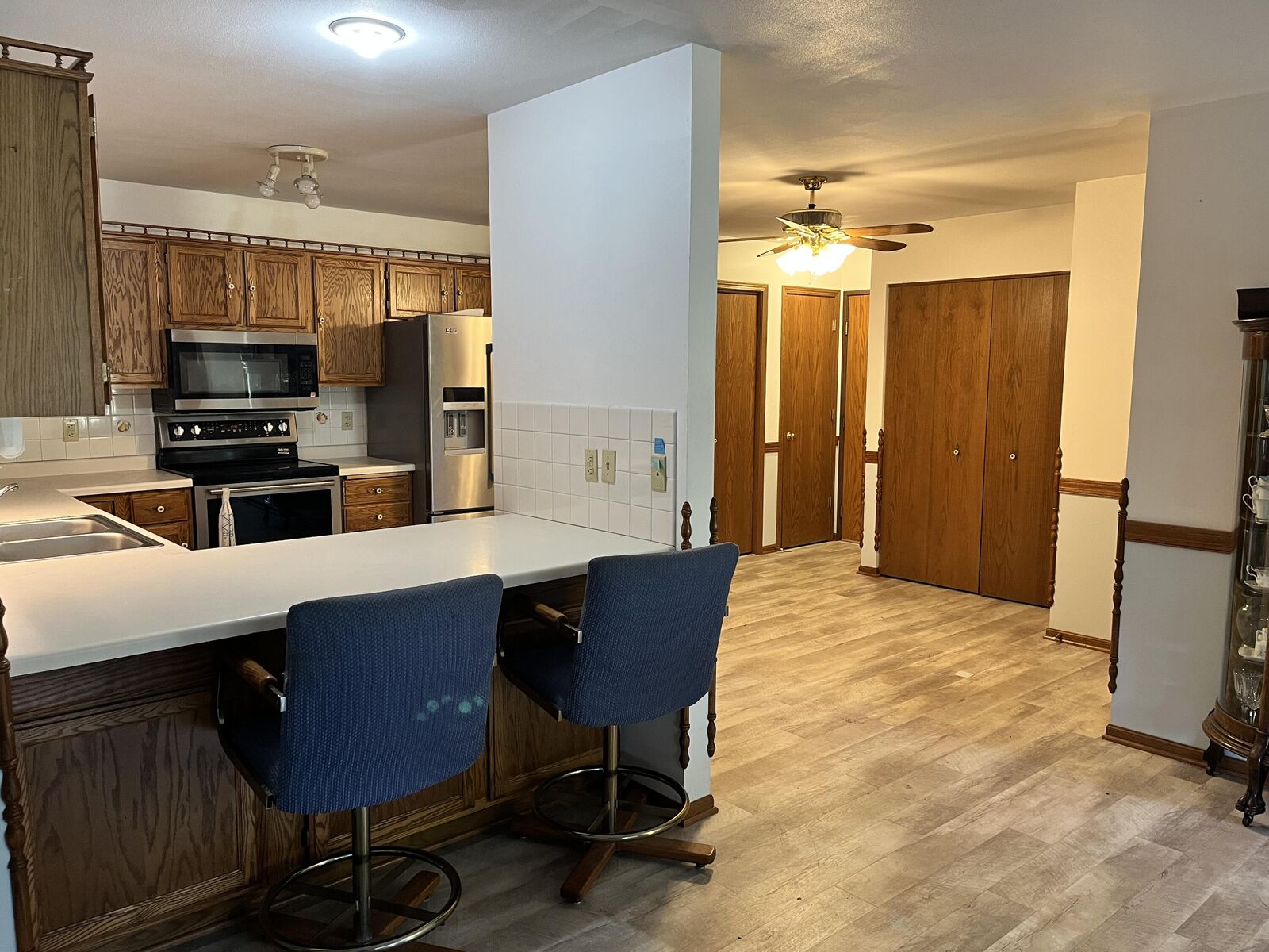Property Photo: 830 Devonshire Ln WI 53090