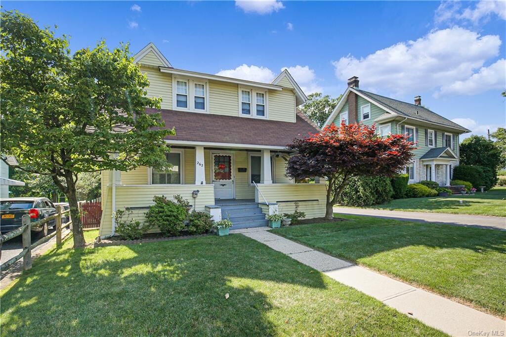 Property Photo: 262 N Regent Street NY 10573