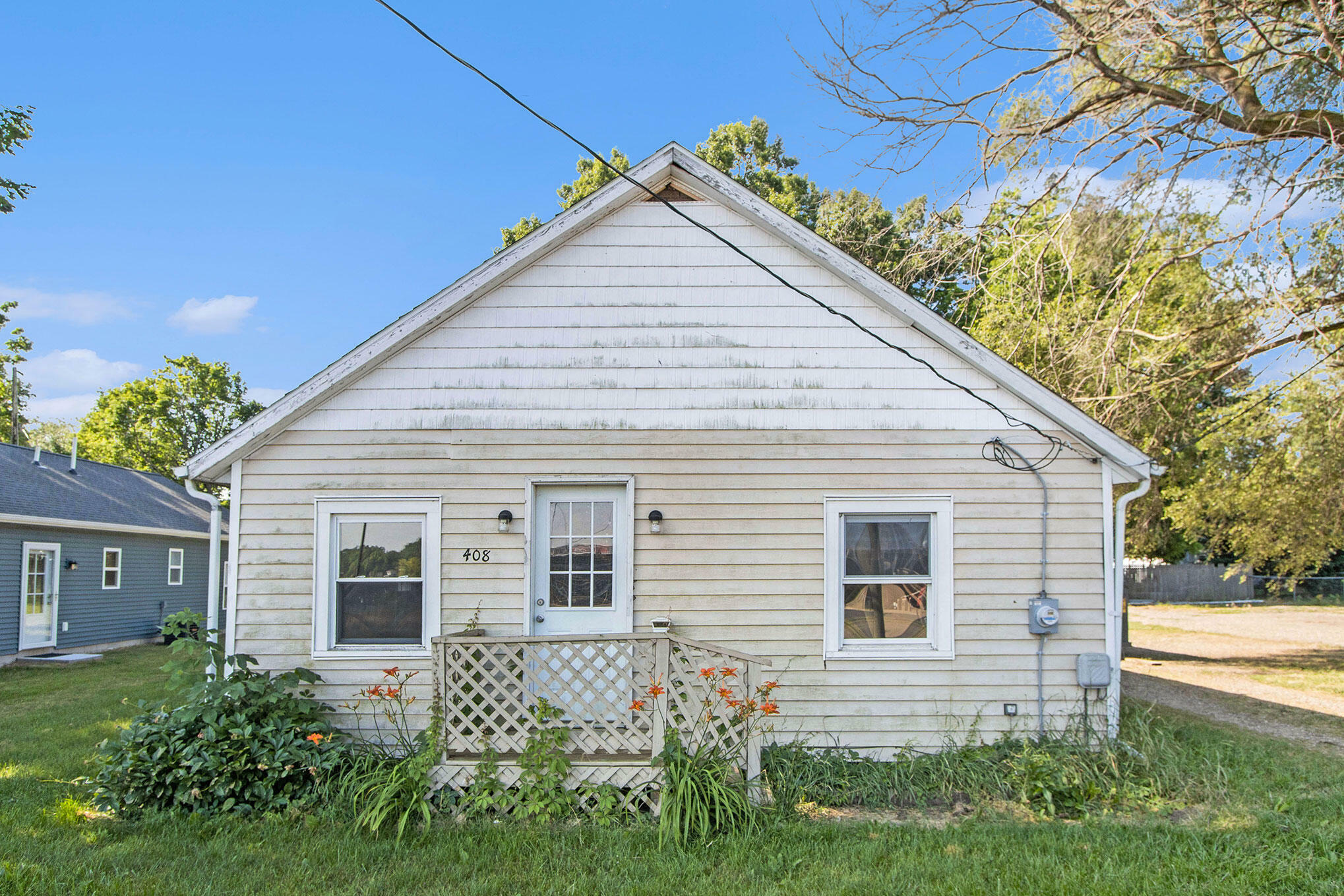 Property Photo:  408 E Highway Street  MI 49097 