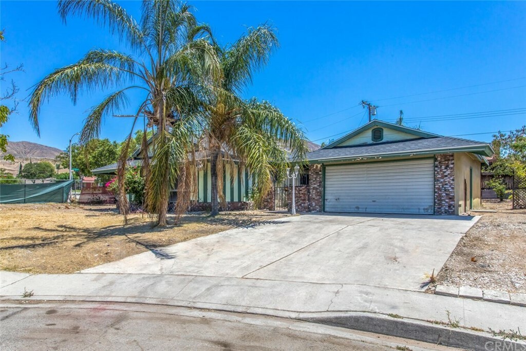 Property Photo:  5919 Eucalyptus Drive  CA 92346 