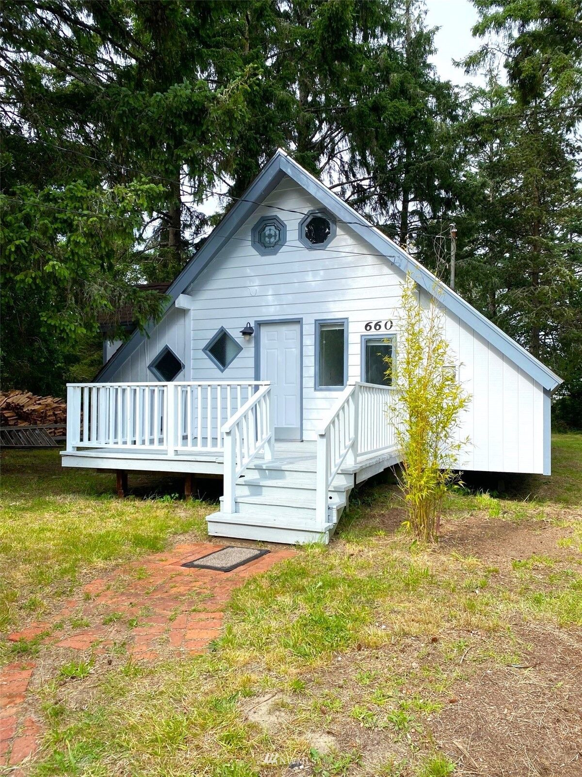 Property Photo:  660 Sollecks Avenue SE  WA 98569 