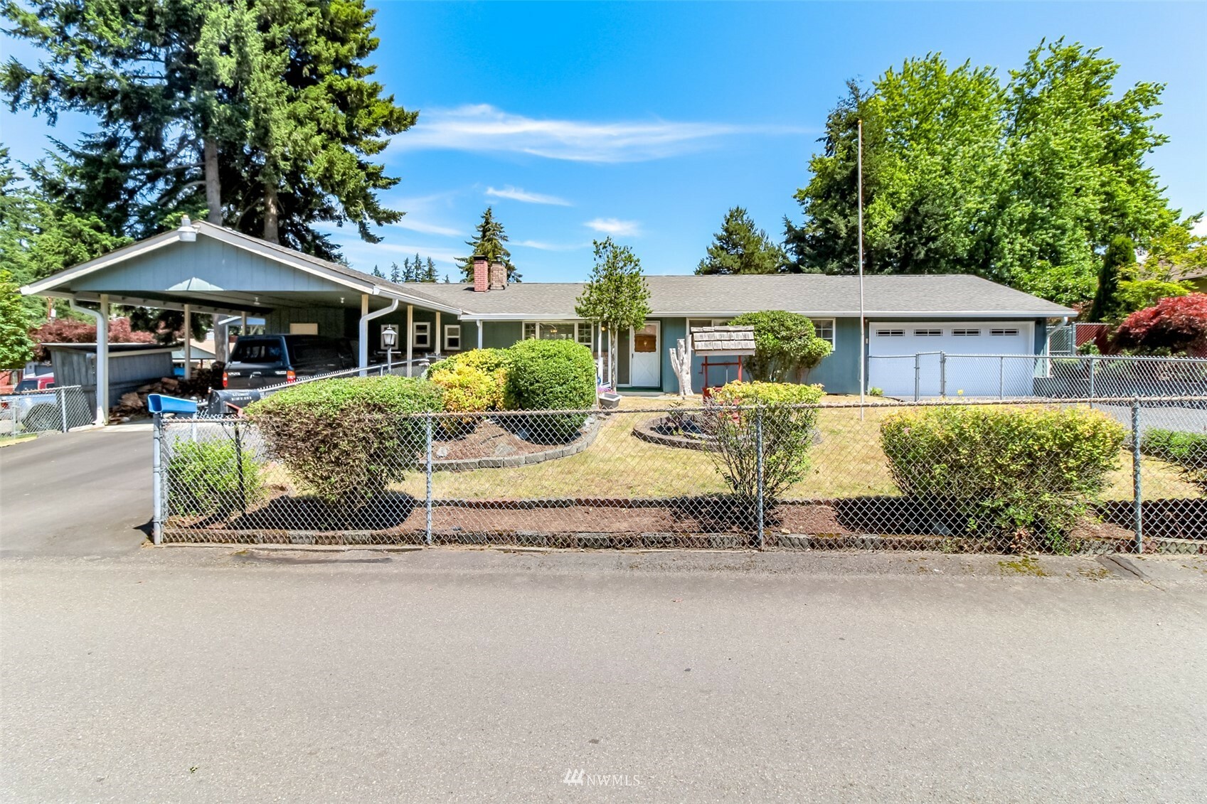 Property Photo:  16017 14th Avenue E  WA 98445 