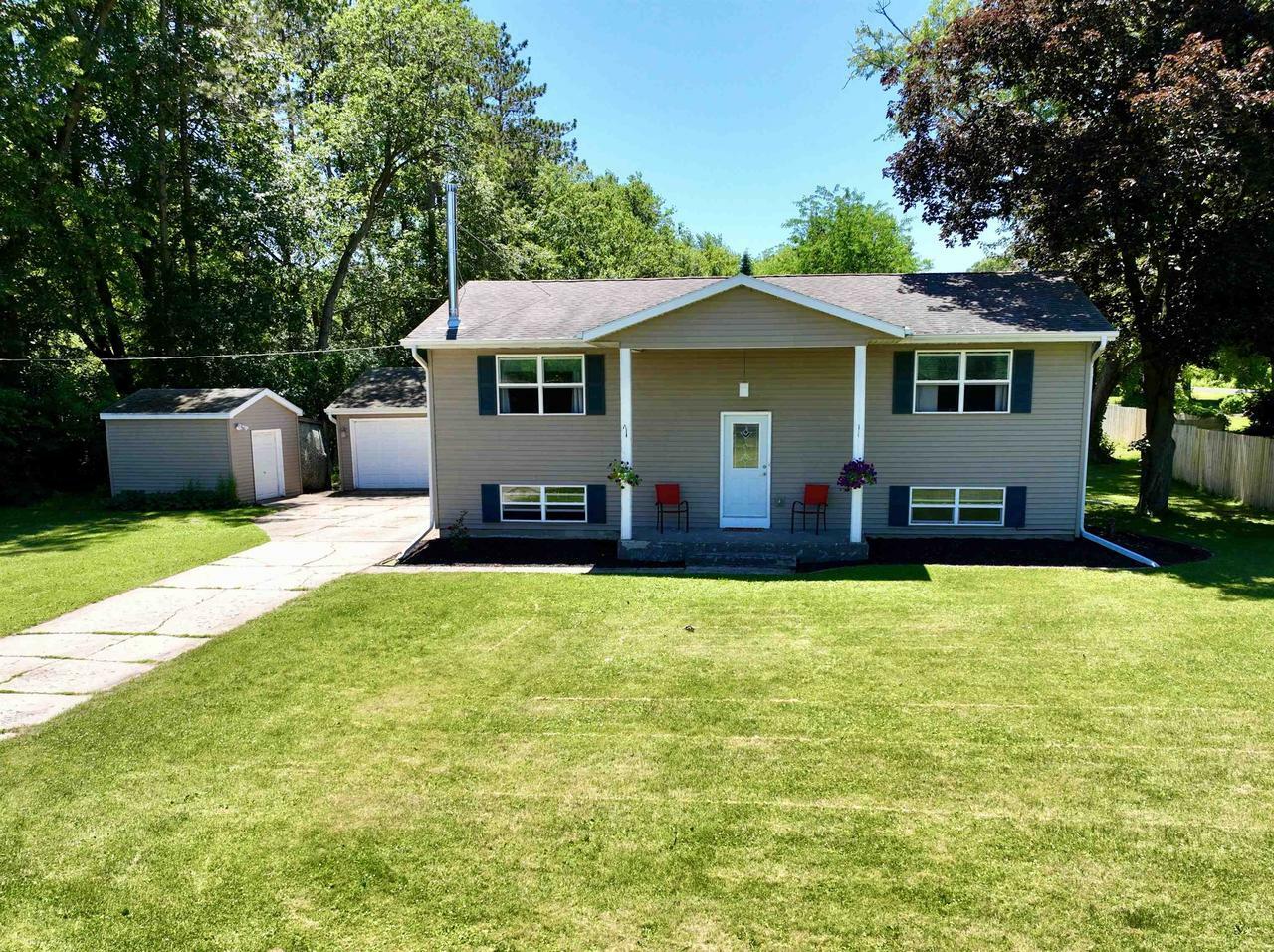 Property Photo:  4733 West Oakwood Park Dr  WI 53548 