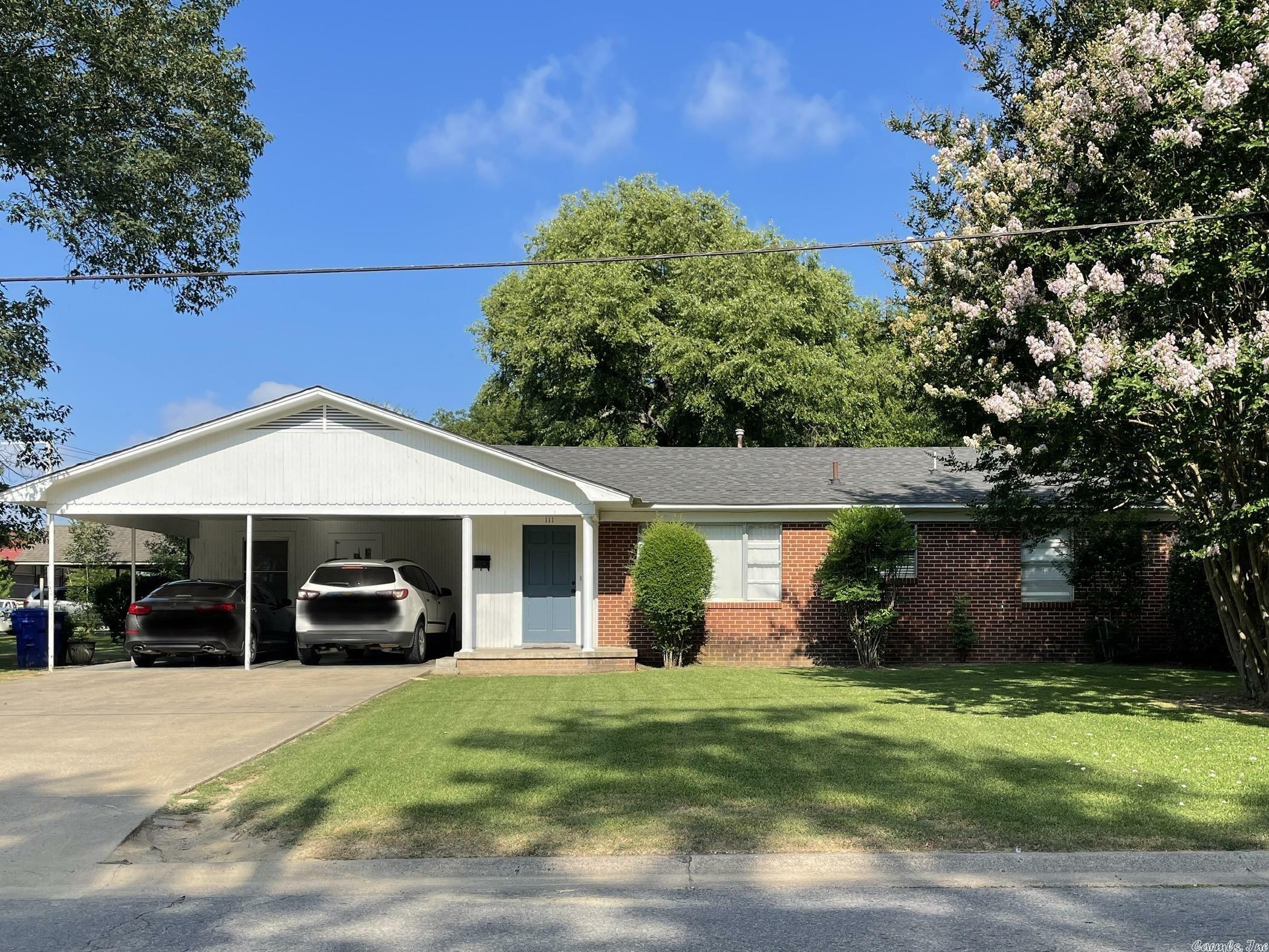 Property Photo:  111 Locust Street  AR 72034 