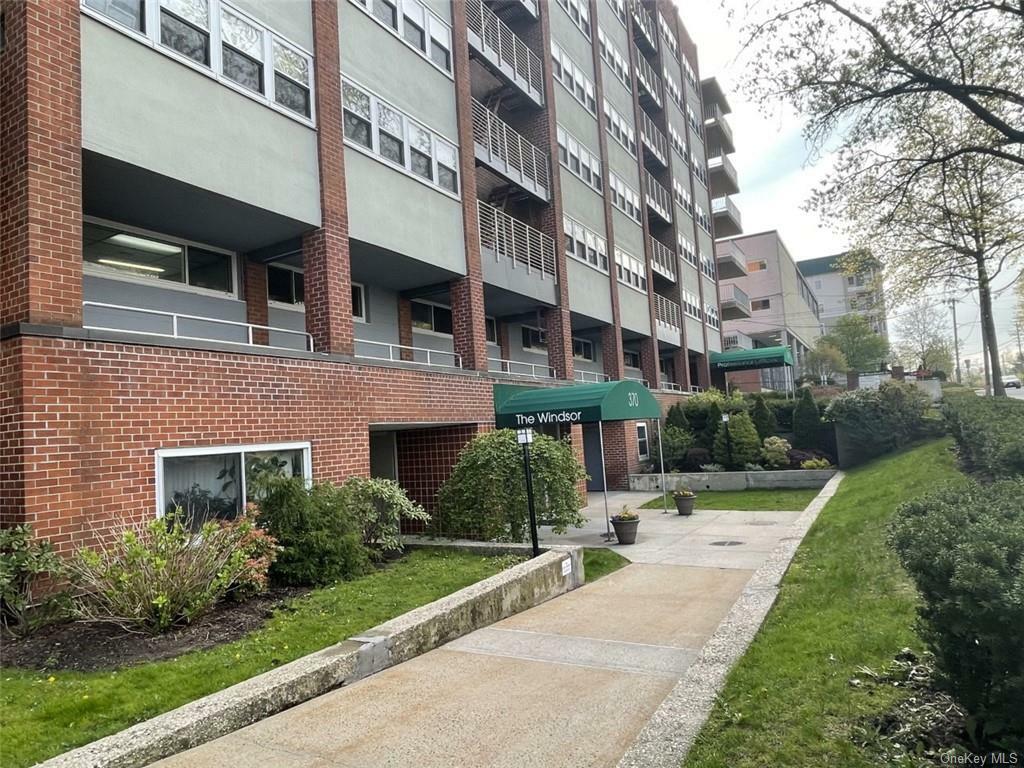 Property Photo:  370 Westchester Avenue 5P  NY 10573 