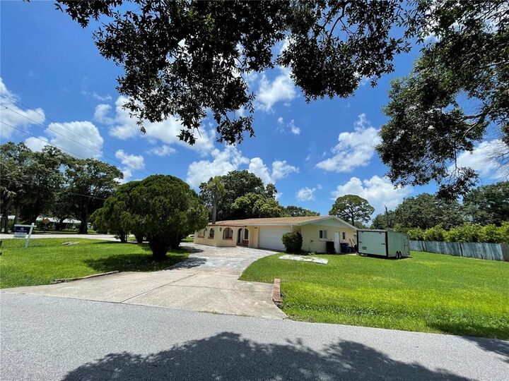 Property Photo:  1009 Willis Avenue  FL 34232 