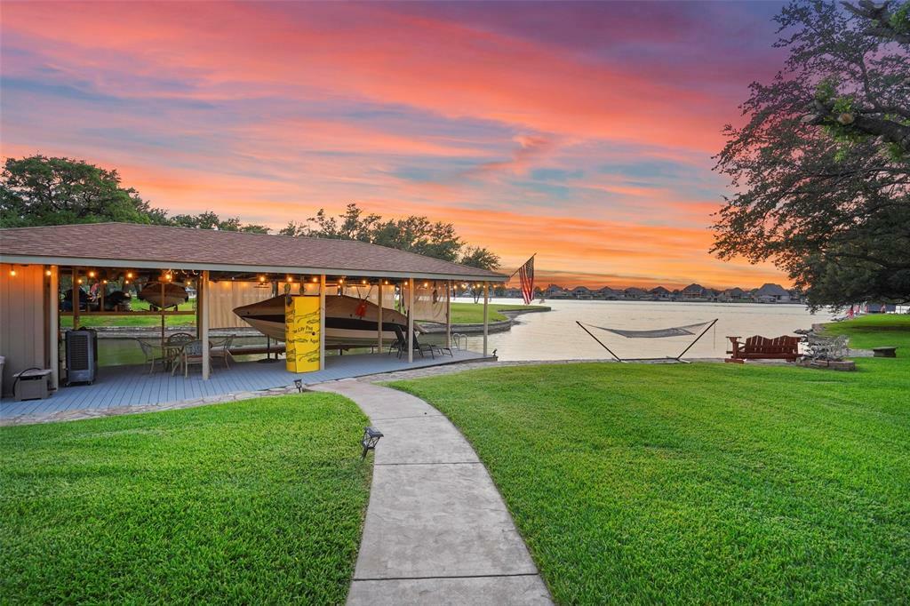 Property Photo: 1504 Island Village Court TX 76048