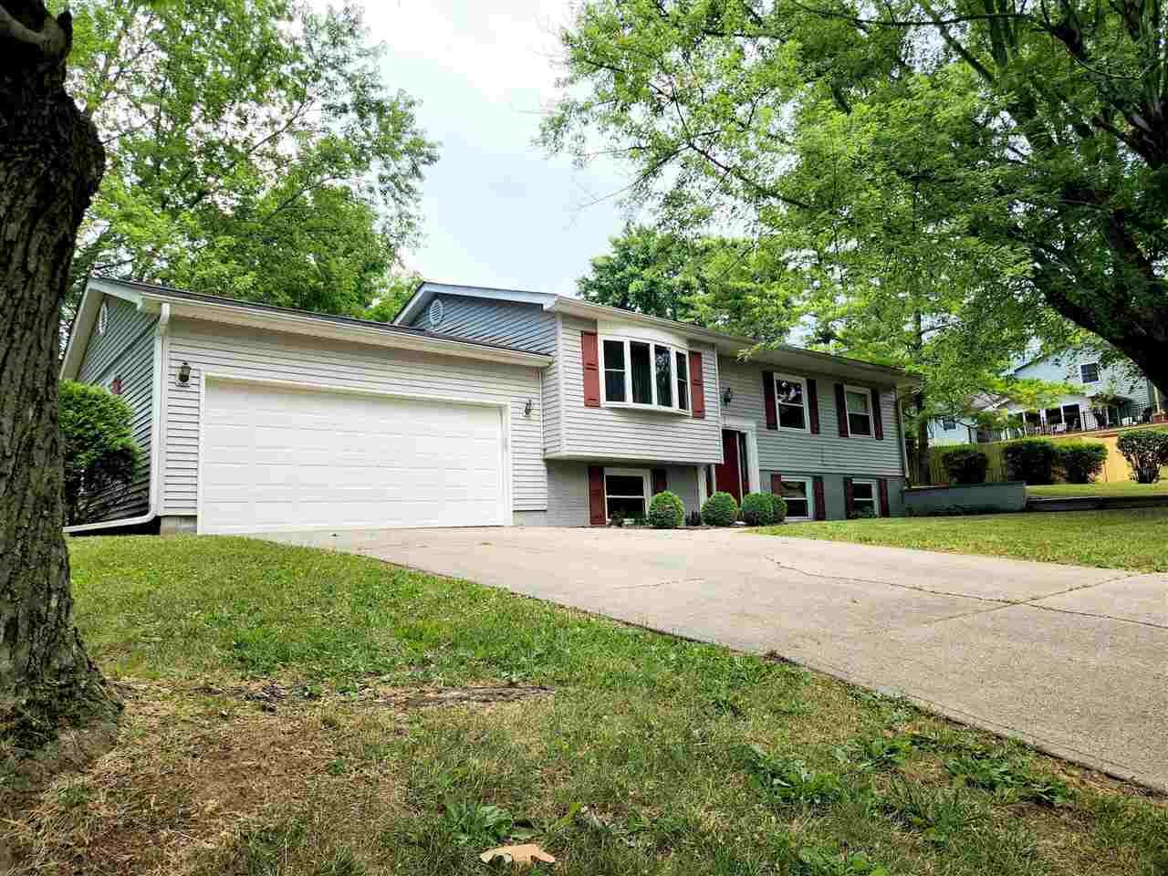 Property Photo: 429 Greenbrier Drive IN 47374