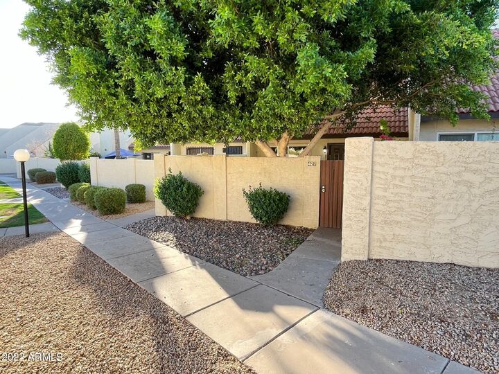 427 E Ironwood Drive  Phoenix AZ 85020 photo
