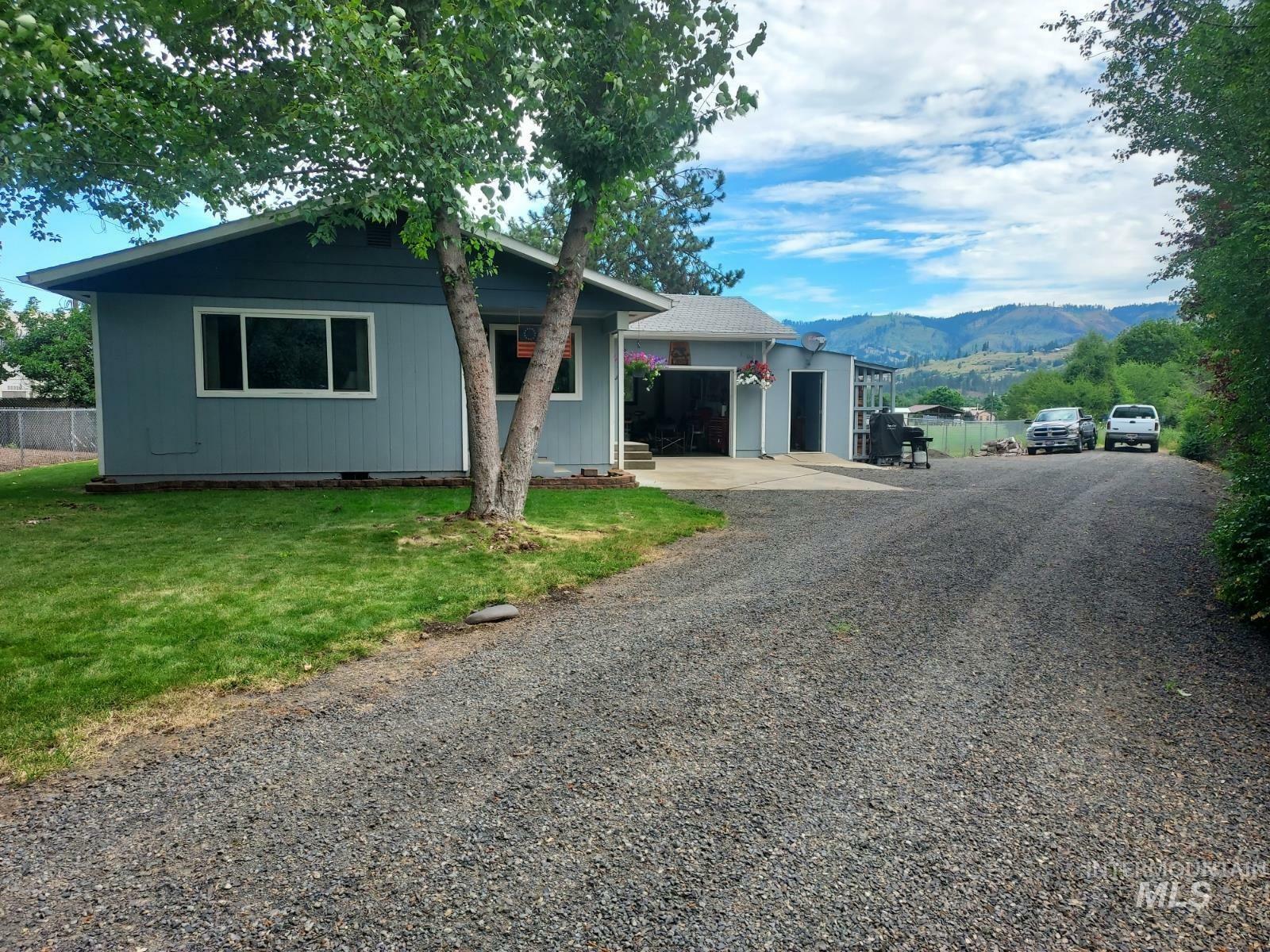 Property Photo:  1405 Hill Street  ID 83536 