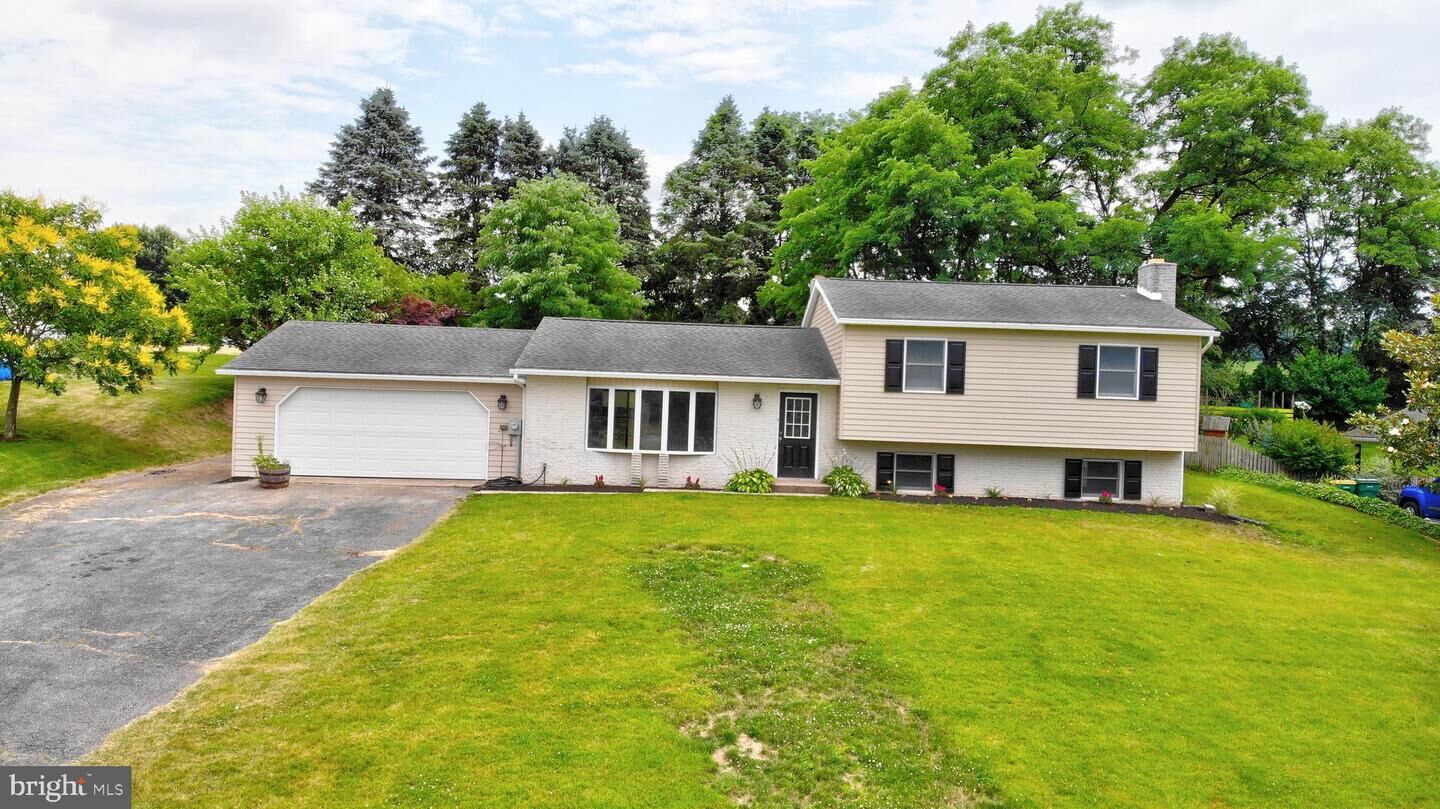 Property Photo:  793 Piketown Road  PA 17112 