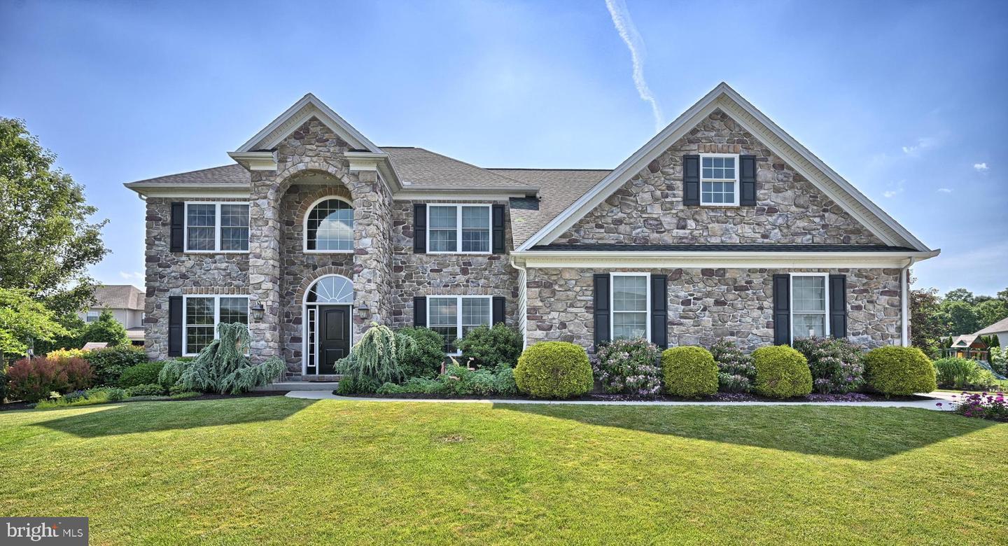 Property Photo: 1433 Summit Way PA 17050