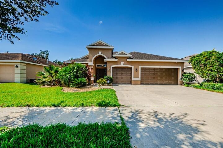 Property Photo:  10221 Holland Road  FL 33578 