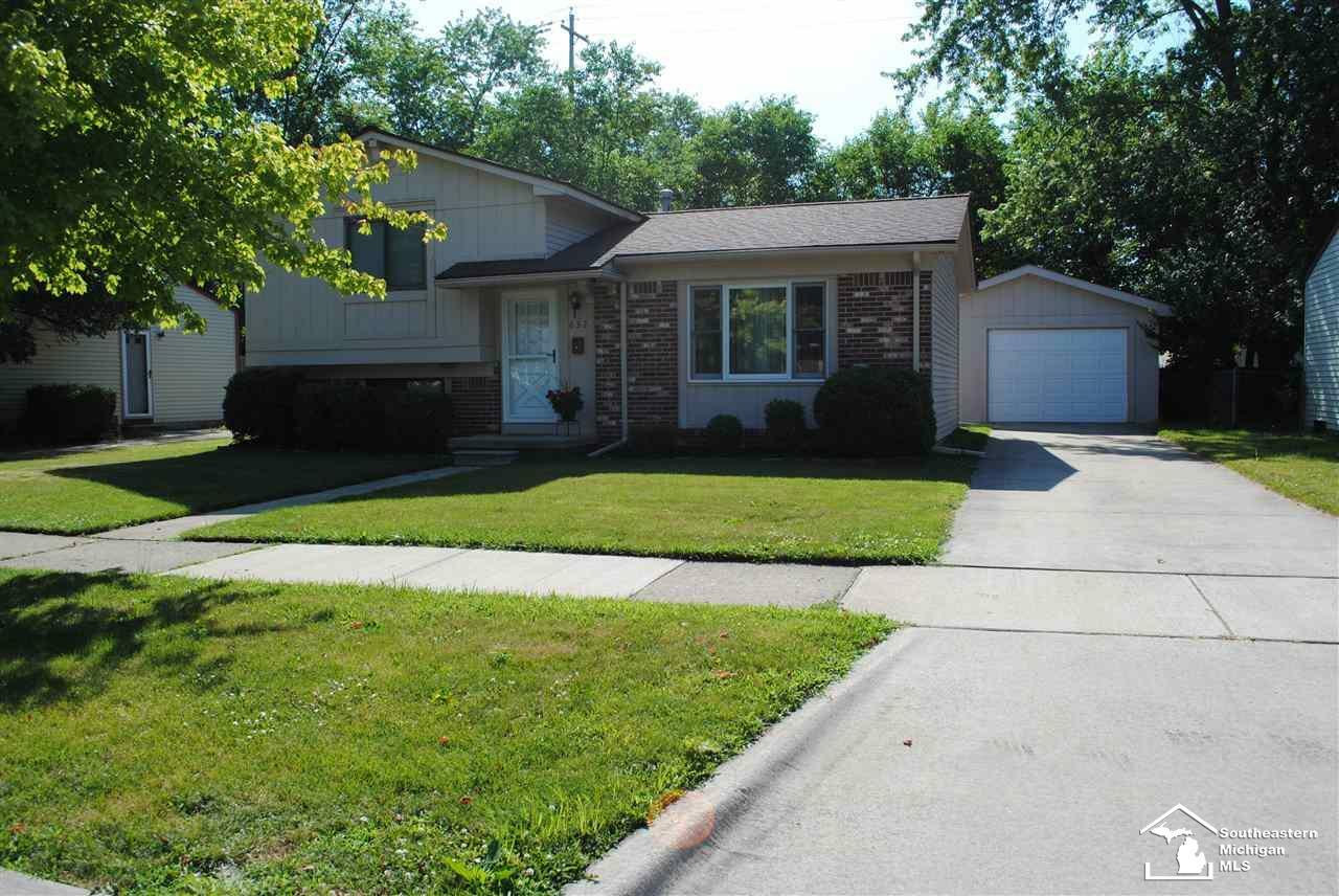 Property Photo:  632 John Rolfe Dr  MI 48162 